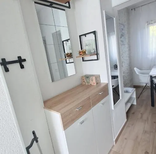 Sara 아파트 로비니